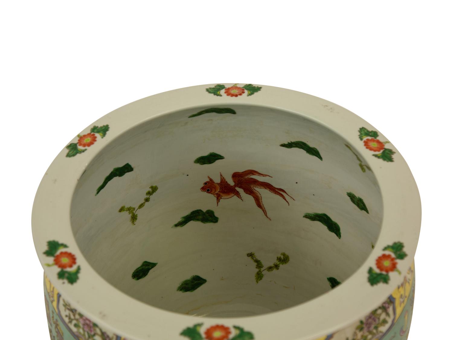 A Chinese Famille Rose Porcelain Jardinière
