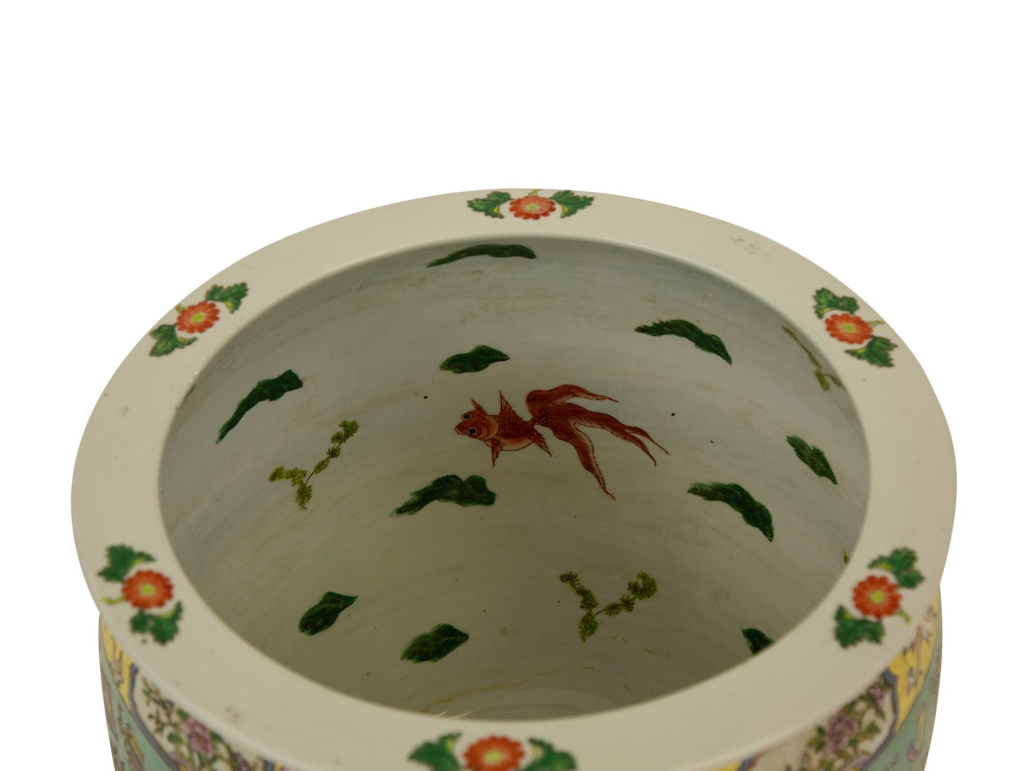 A Chinese Famille Rose Porcelain Jardinière