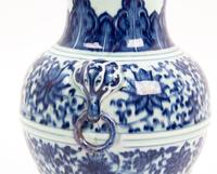 A Chinese Blue and White Porcelain Zun Vase
