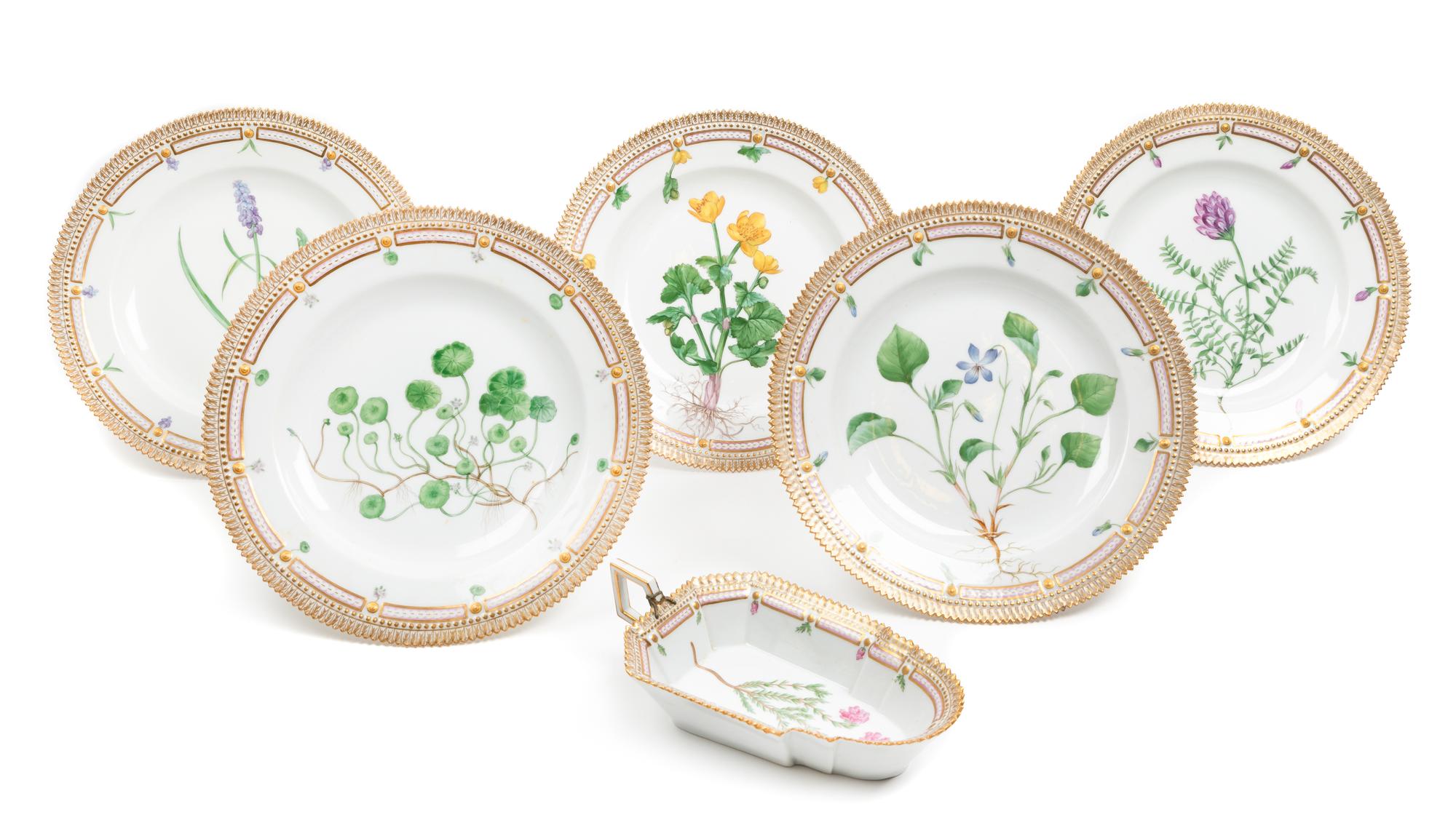 A Set of Ten Royal Copenhagen Flora Danica Dinner Plates Diameter of plates 10 inches. — LATE 19TH/EARLY 20TH CENTURY