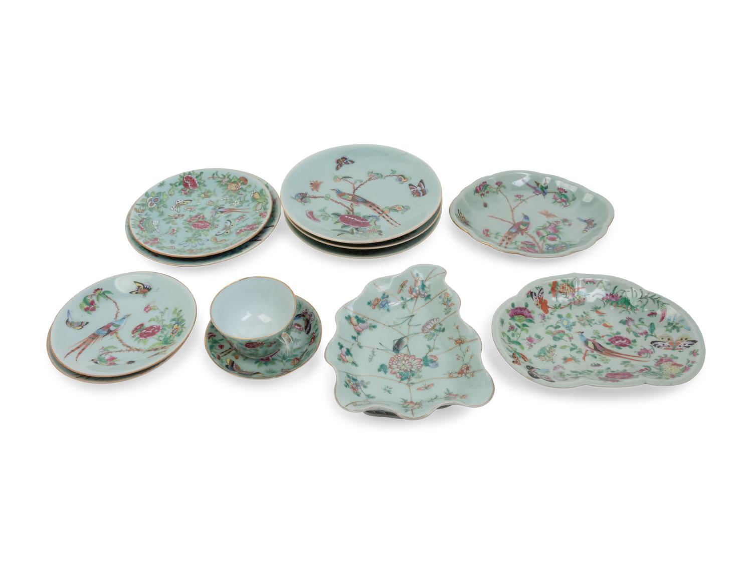 Eleven Chinese Export Porcelain Articles