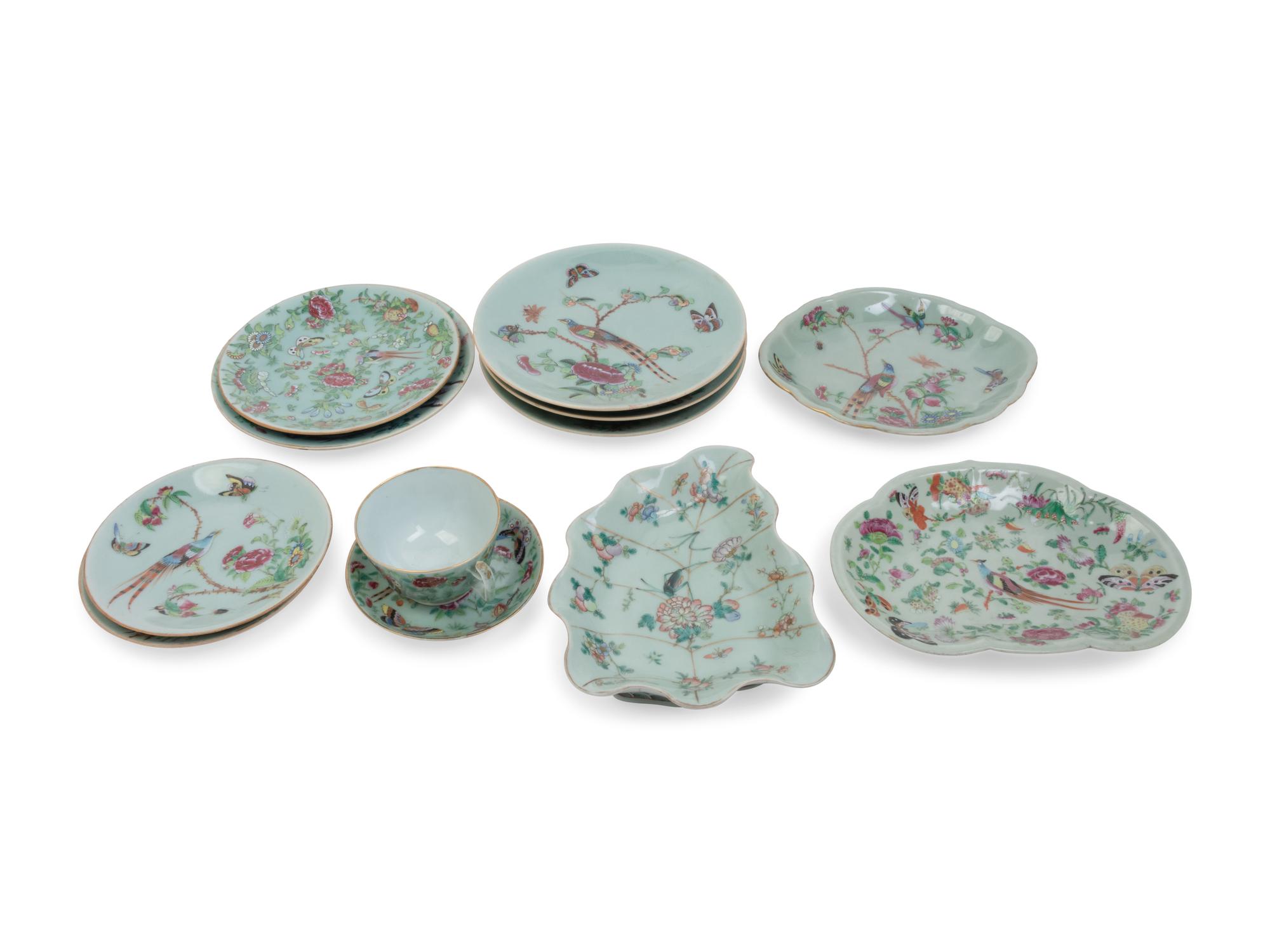 Eleven Chinese Export Porcelain Articles
