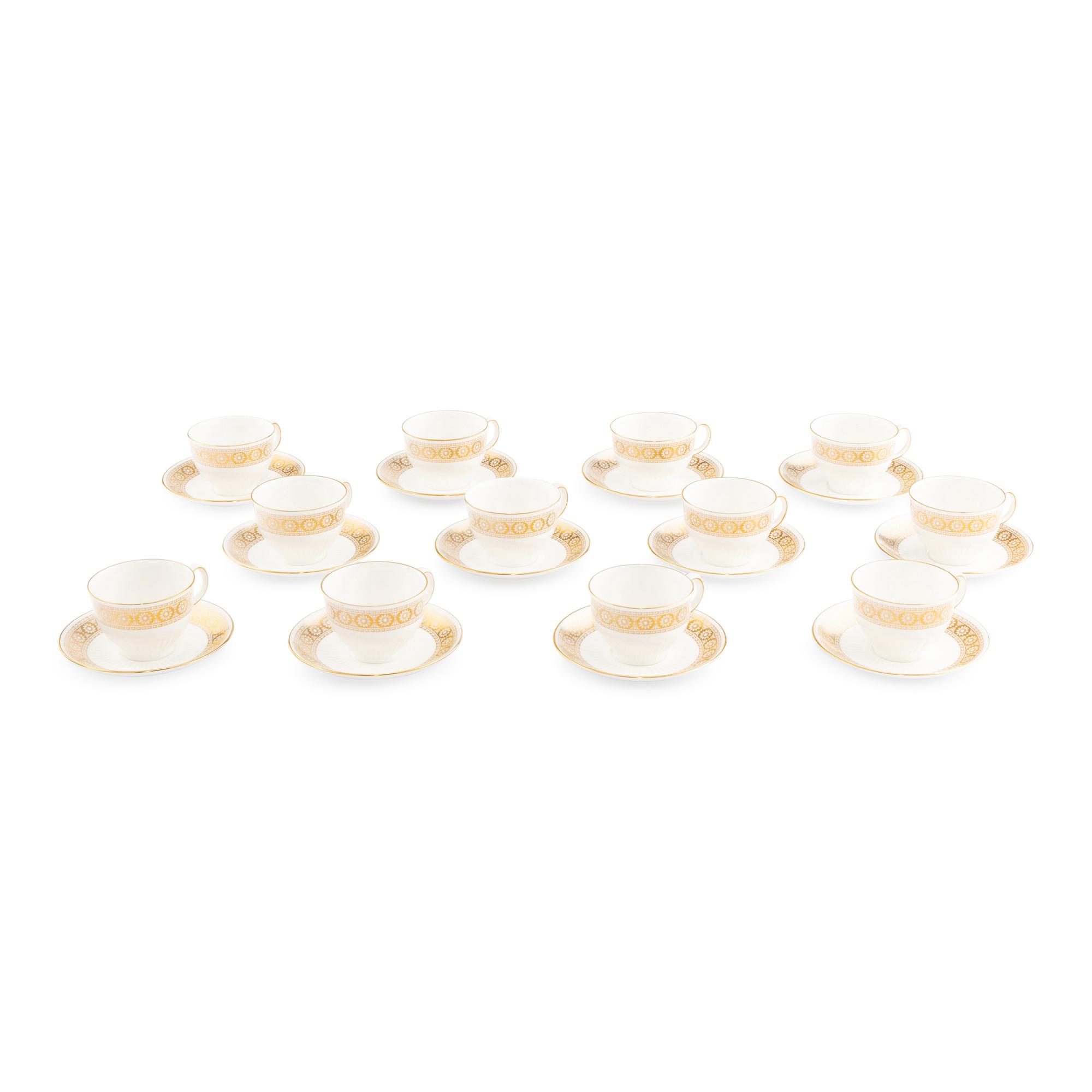 A Wedgwood Marguerite Porcelain Dinner Service