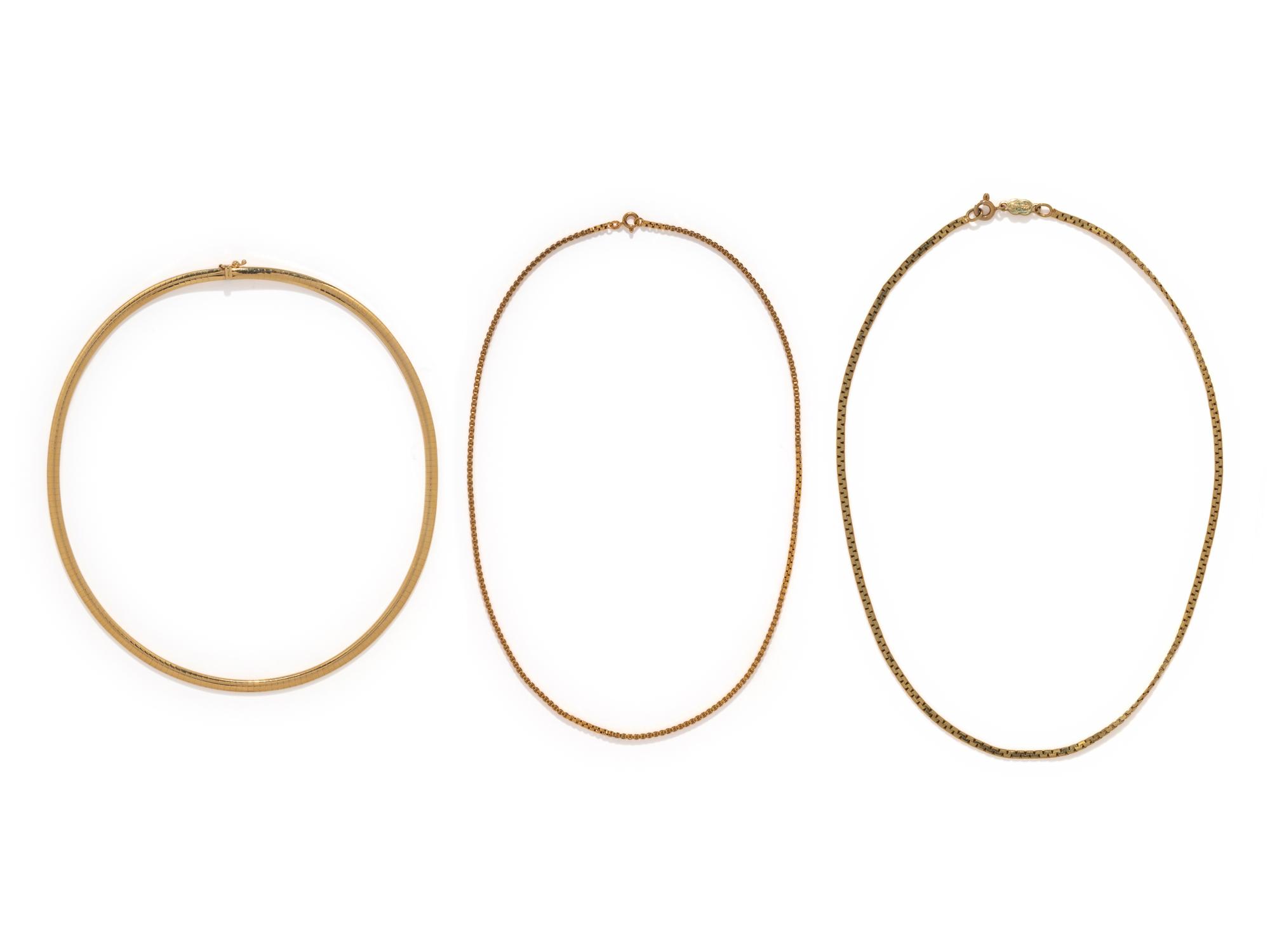 COLLECTION OF YELLOW GOLD CHAINS