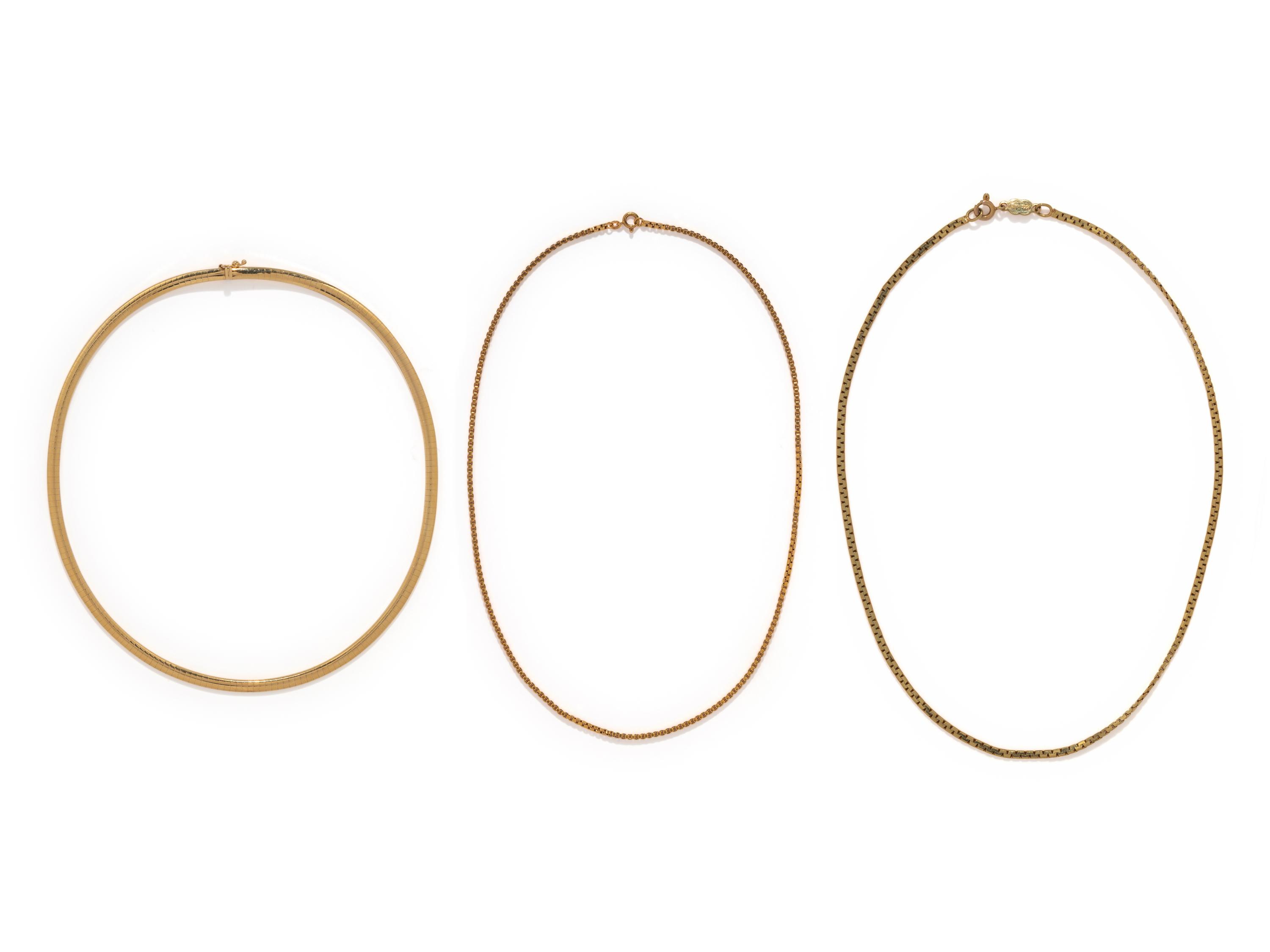 COLLECTION OF YELLOW GOLD CHAINS