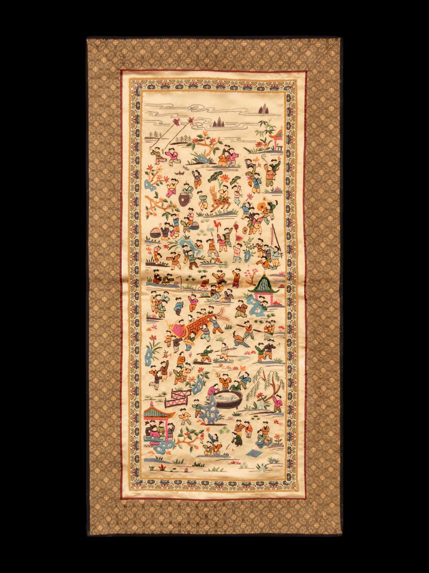A Collection of 33 Chinese Embroidered Silk Panels 近代 綉片33幅