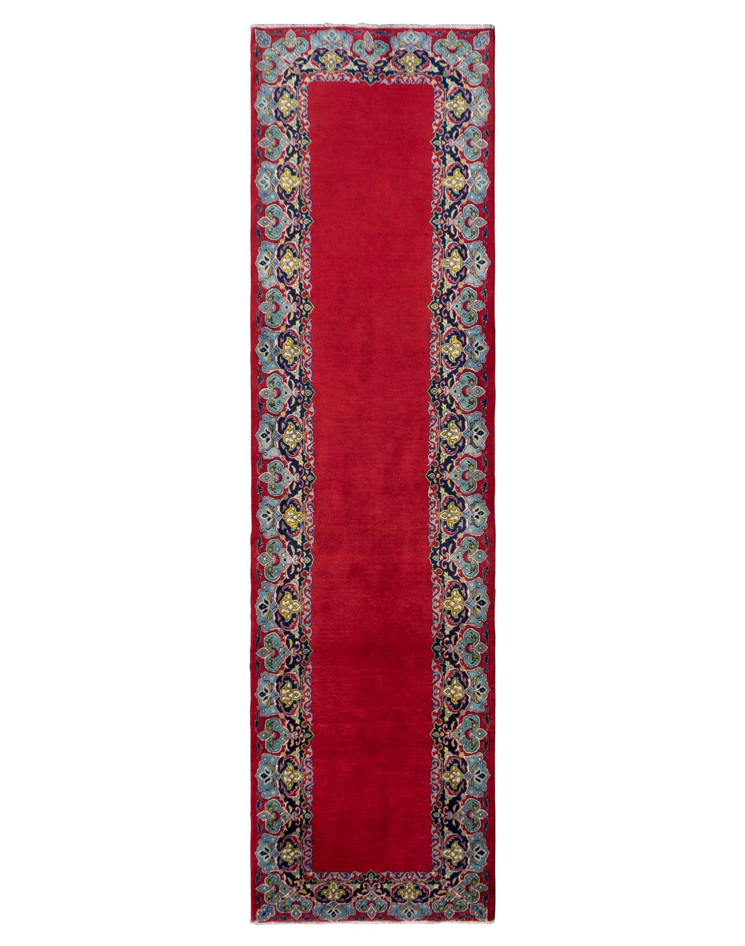 A Kashan Wool Runner — 20TH CENTURY