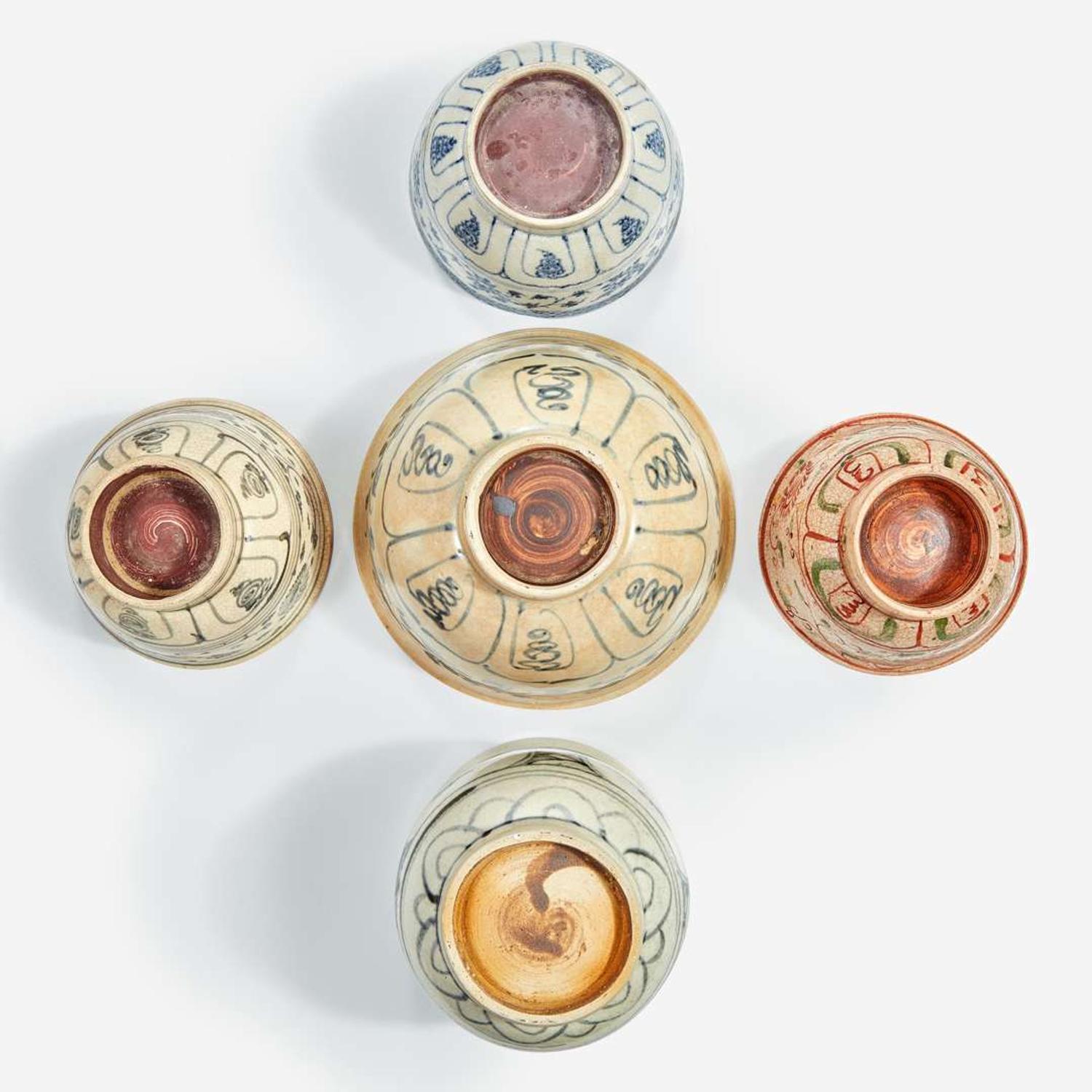 Group of five Vietnamese bowls and vessels Le dynasty 15th/16th century