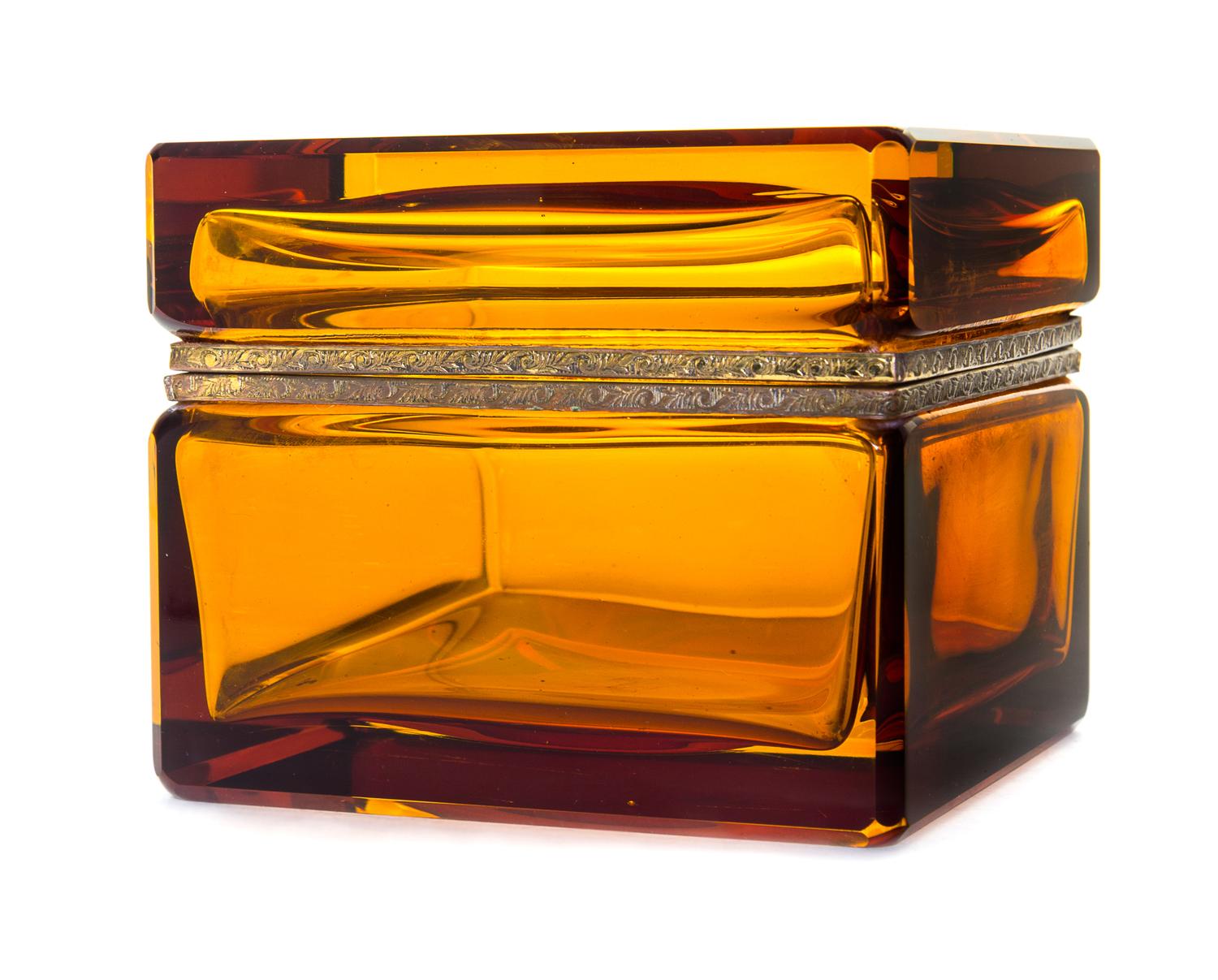 A Moser Style Glass Table Casket Width 5 1/2 inches. — EARLY 20TH CENTURY