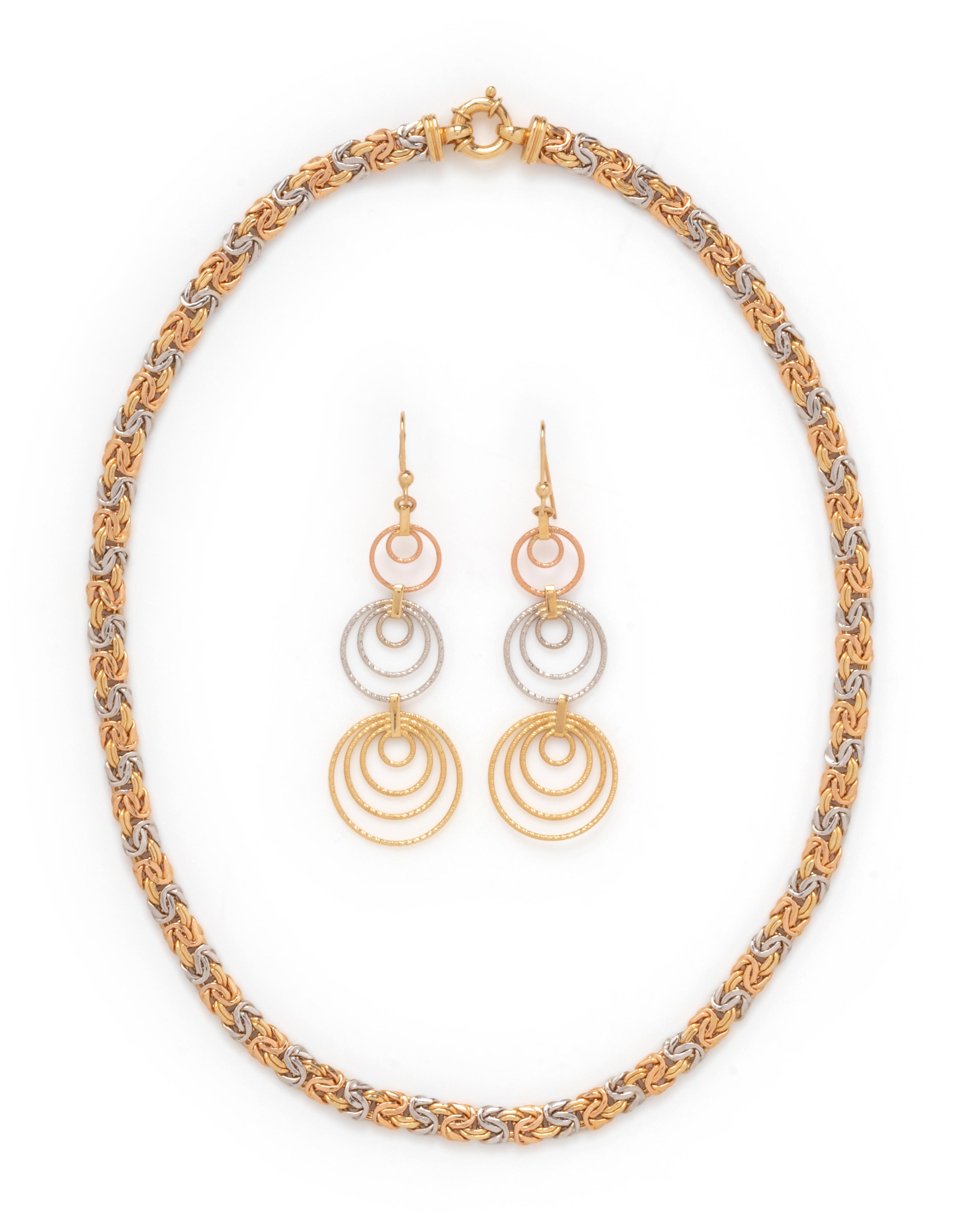 COLLECTION OF TRICOLOR GOLD JEWELRY
