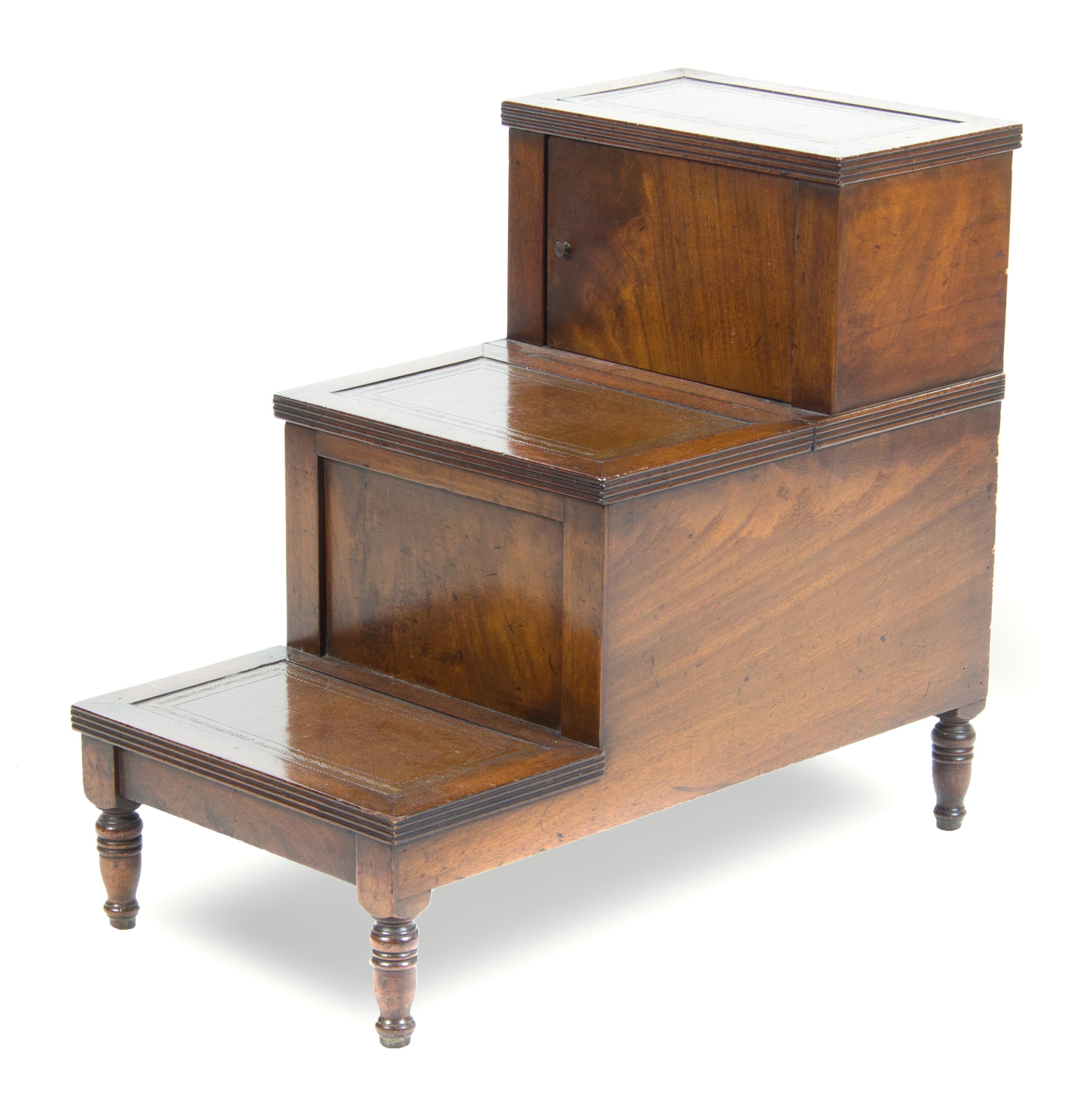 A Set of Regency Mahogany Library or Bed Steps Height 27 x width 30 1/2 x depth 16 1/2 inches. — 19TH CENTURY