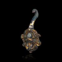 A Rare Chinese Inlaid Gilt Bronze Belt Hook, Eastern Zhou-Warring States Period 東周-戰國 銅鎏金嵌蜻蜓眼琉璃珠帶 鉤