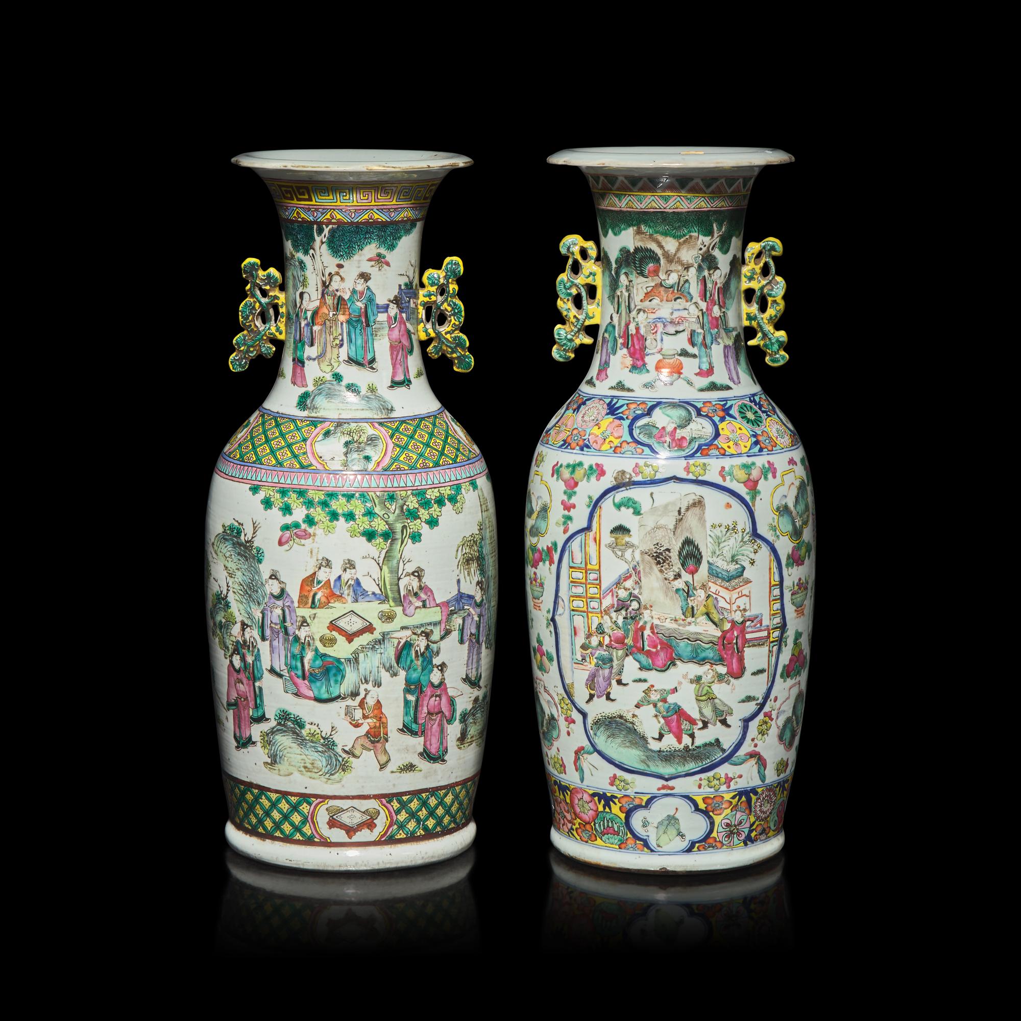 Two Chinese Famille Rose Porcelain 'Figural' Vases, Late 19th-20th Century 晚清-民國 粉彩開光人物故事圖賞瓶兩件