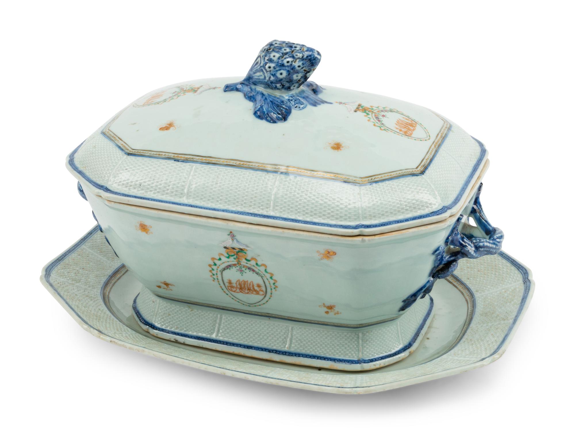 A Chinese Export Porcelain Tureen and Tray