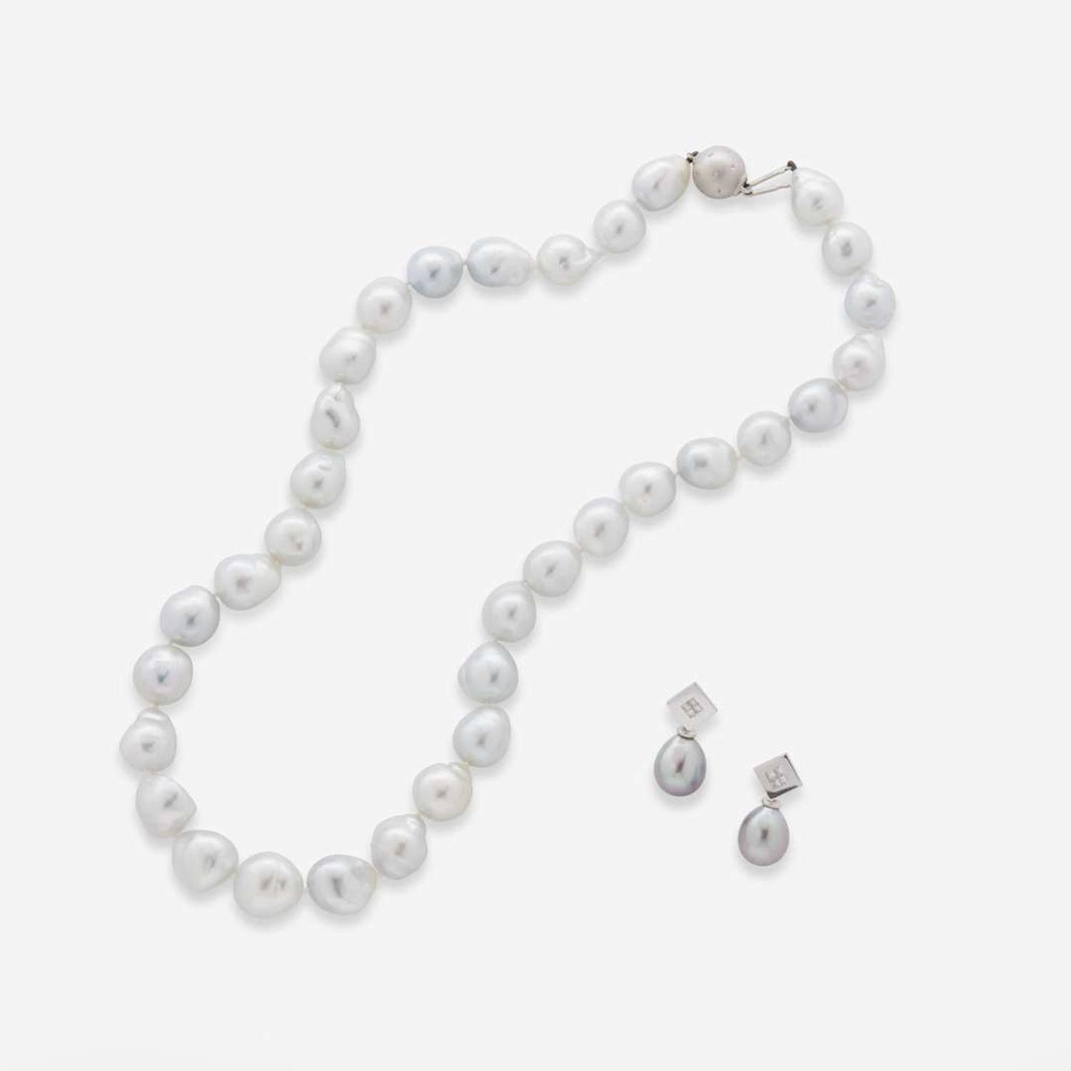 18K White Gold Baroque Pearl Necklace and Earrings