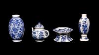 Four Small Chinese Export Blue and White Porcelain Articles
