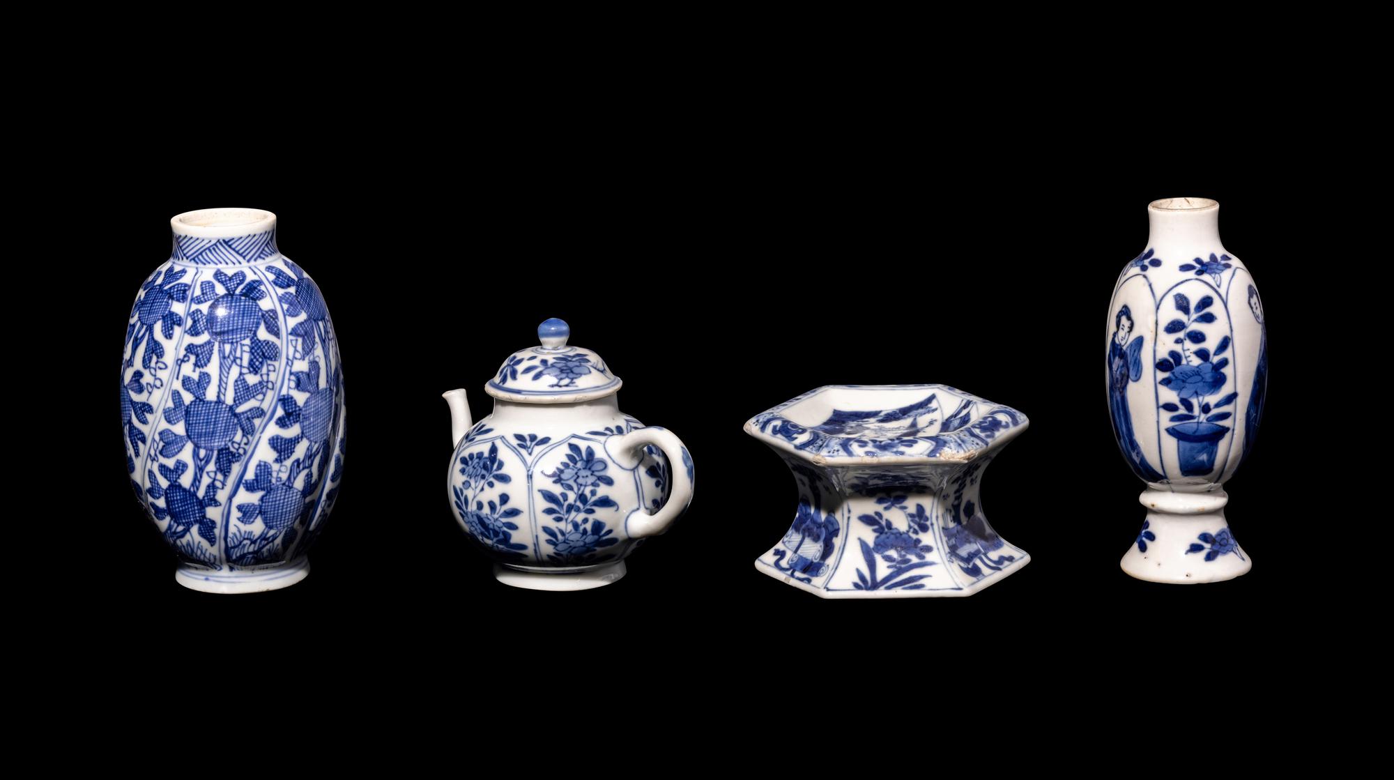 Four Small Chinese Export Blue and White Porcelain Articles