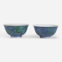 An associated pair of Chinese underglaze blue and green-enameled dragon bowls 珐琅彩青花龙纹碗一对 Kangxi six-character mark and of the period ????? ???