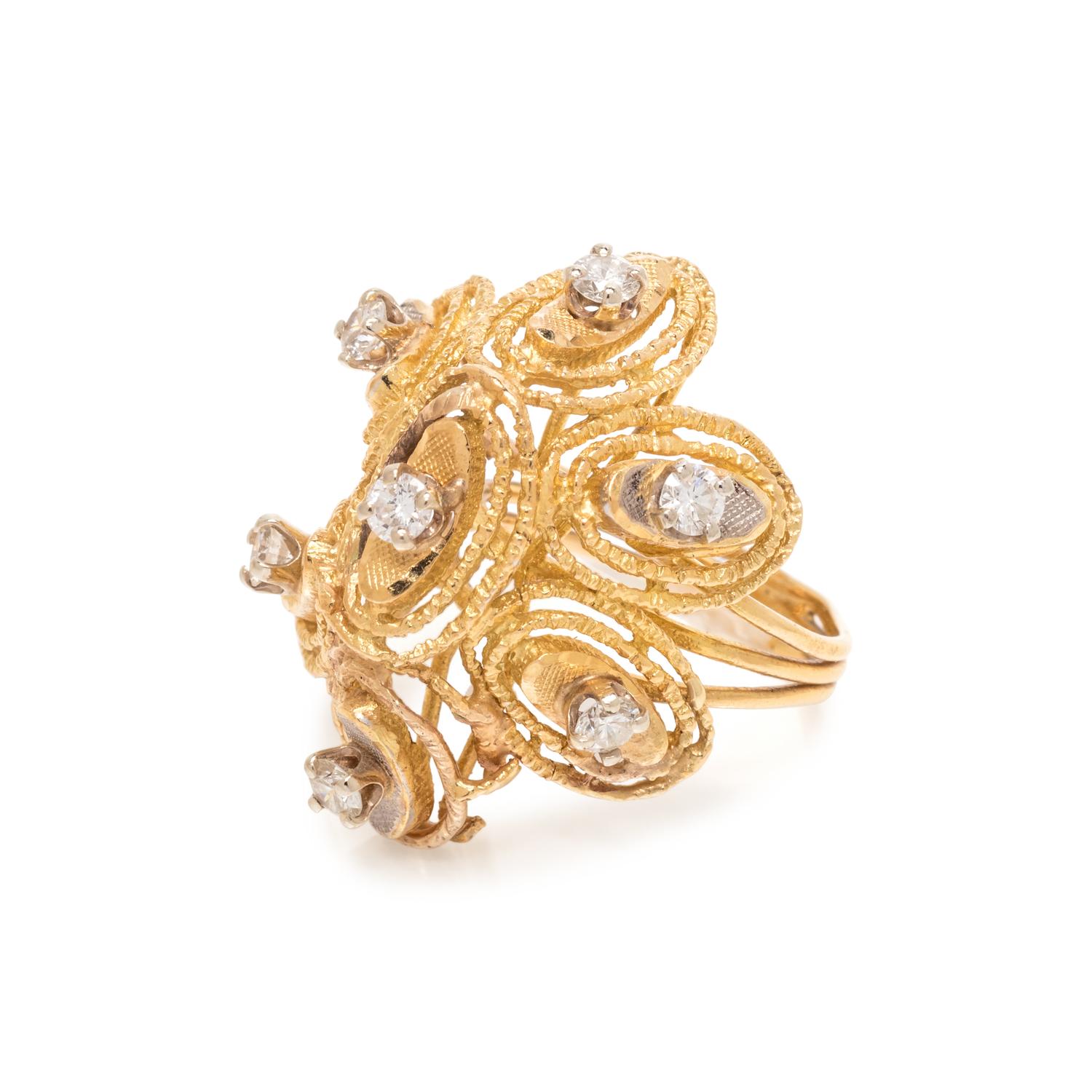 YELLOW GOLD AND DIAMOND RING