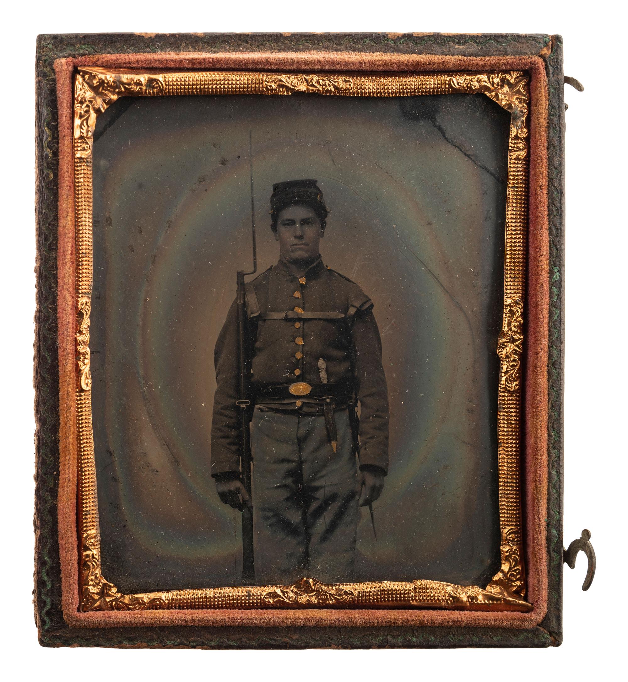 [CIVIL WAR]. Sixth plate tintype of a double-armed federal infantryman.