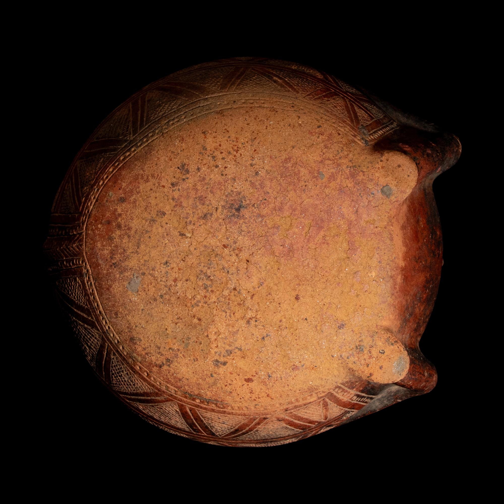 A Calima Redware Alcarraza