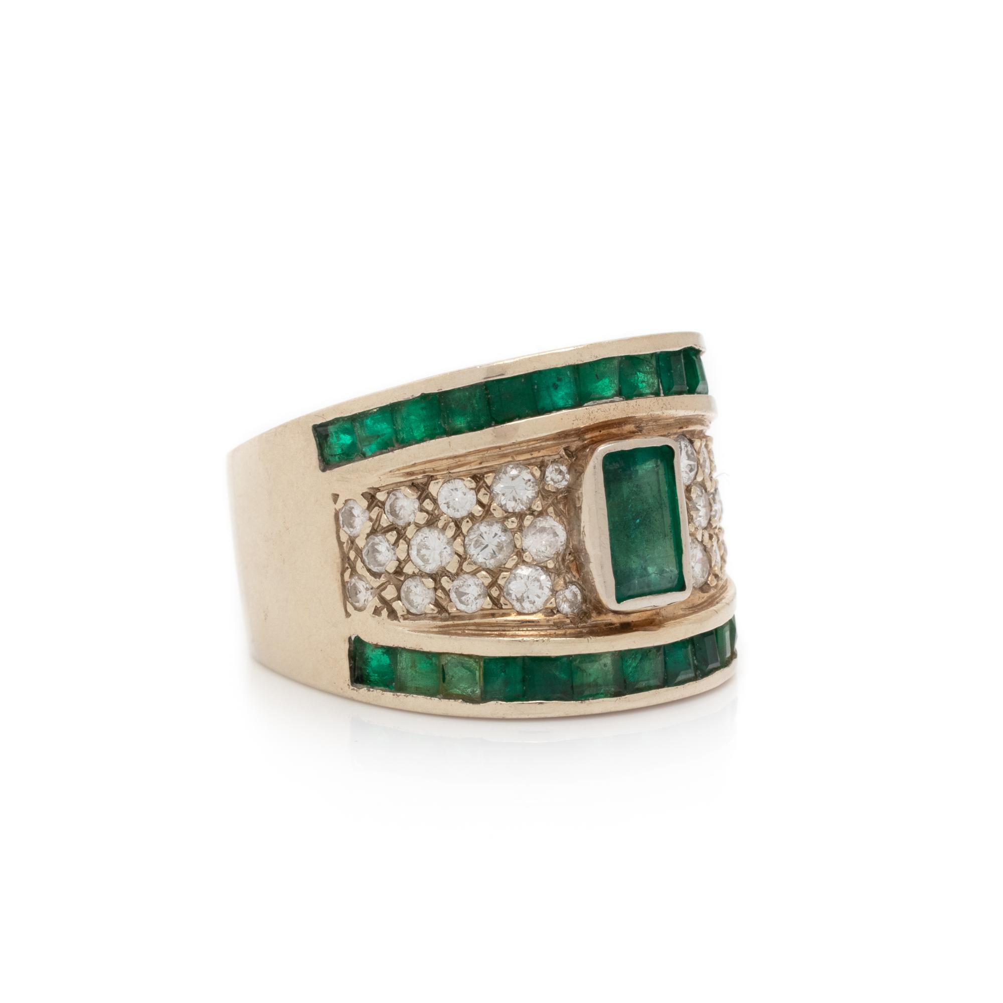 EMERALD AND DIAMOND RING