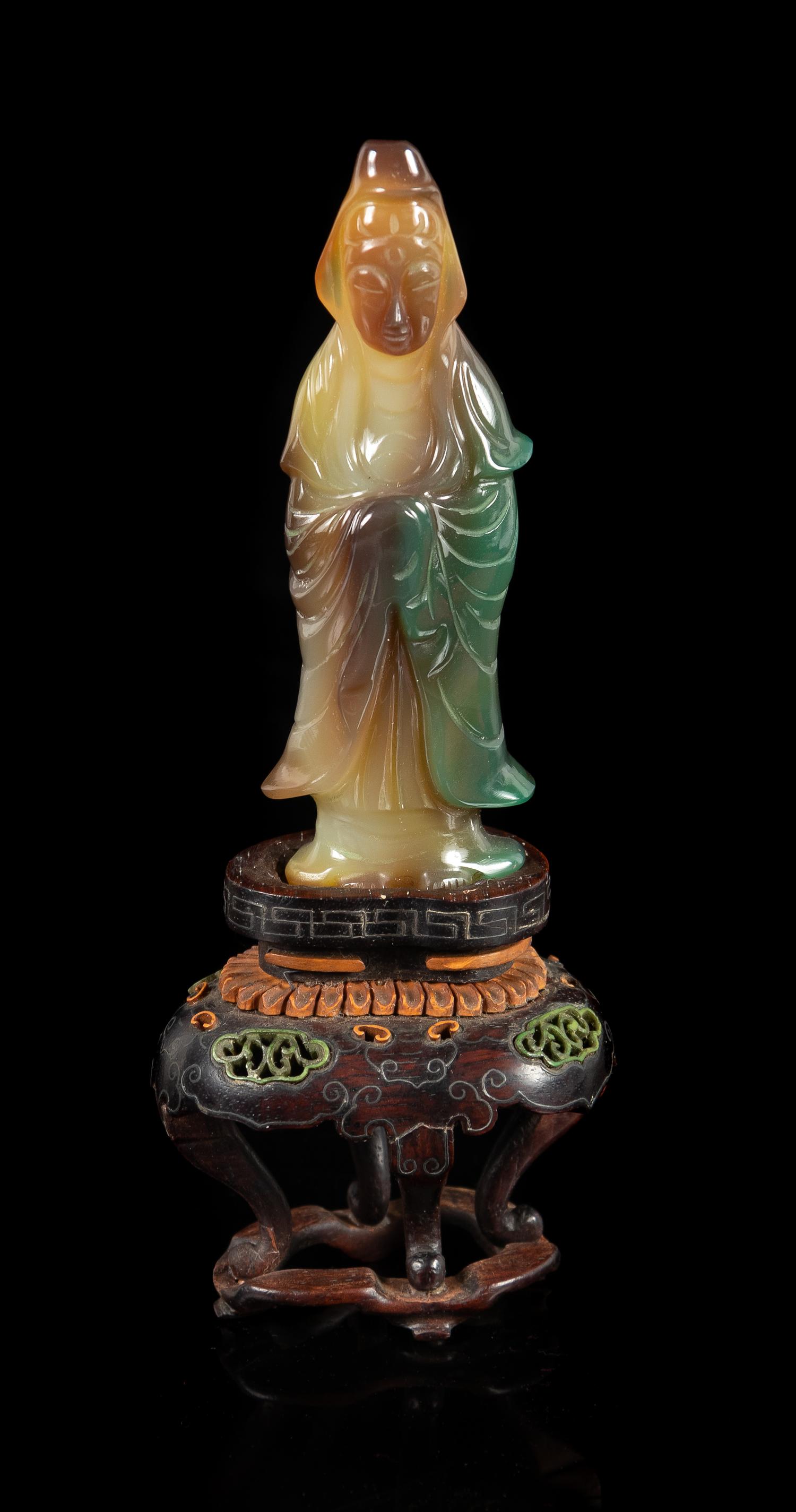 A Carved Agate Figure of Guanyin Height 3 1/2 inches. — 19TH/EARLY 20TH CENTURY