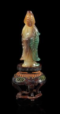 A Carved Agate Figure of Guanyin Height 3 1/2 inches. — 19TH/EARLY 20TH CENTURY
