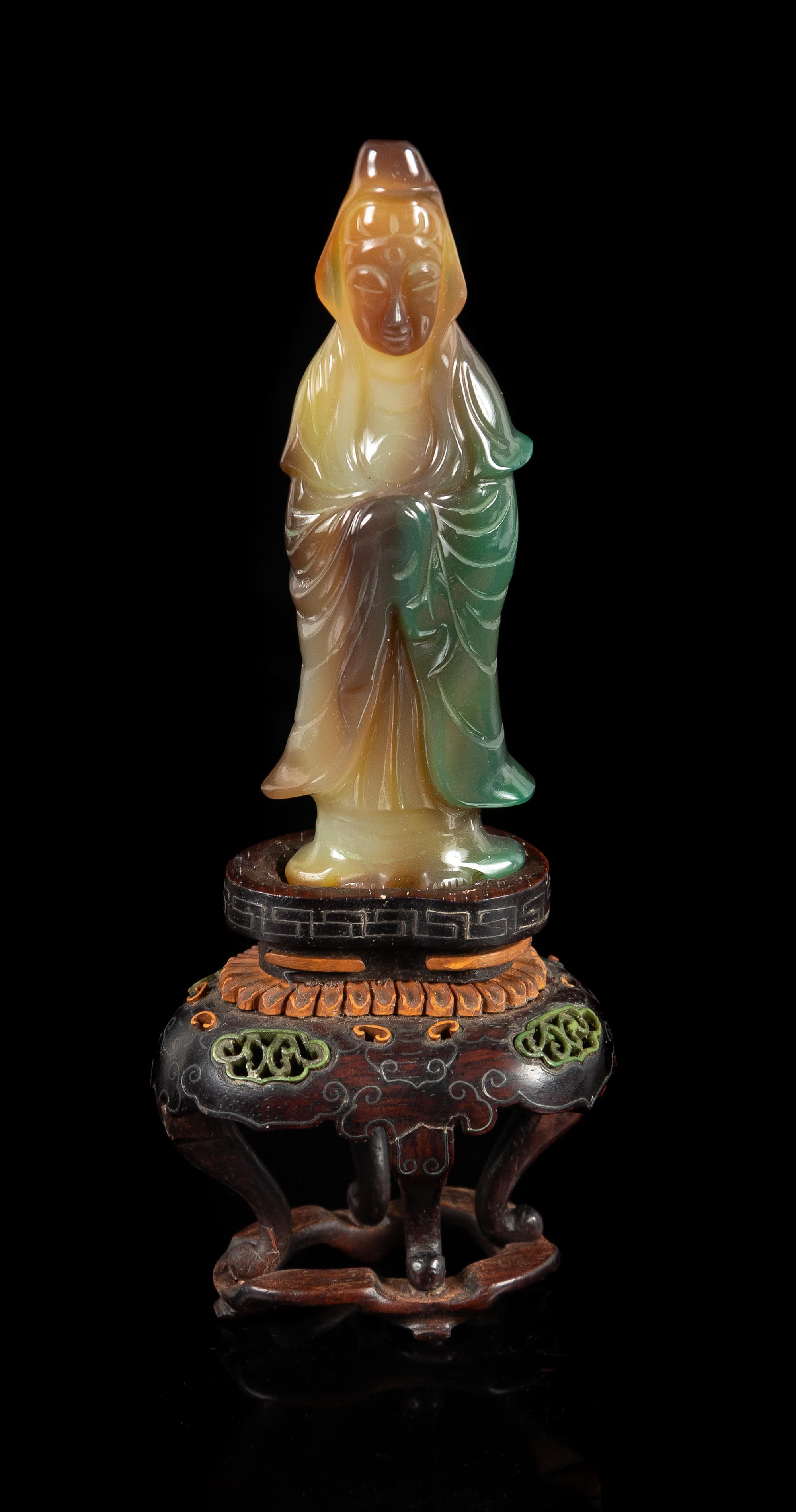 A Carved Agate Figure of Guanyin Height 3 1/2 inches. — 19TH/EARLY 20TH CENTURY