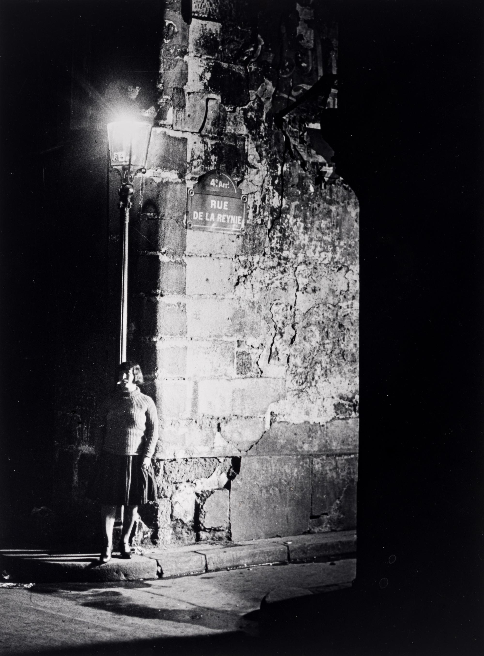 Brassaï (1899-1984) Filles aux Halles en Mini-jupe, 1930s