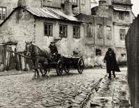 Roman Vishniac (1987-1990) Street in the Jewish Quarter of Lublin, Poland, 1935-1938