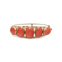 YELLOW GOLD AND CORAL BANGLE BRACELET