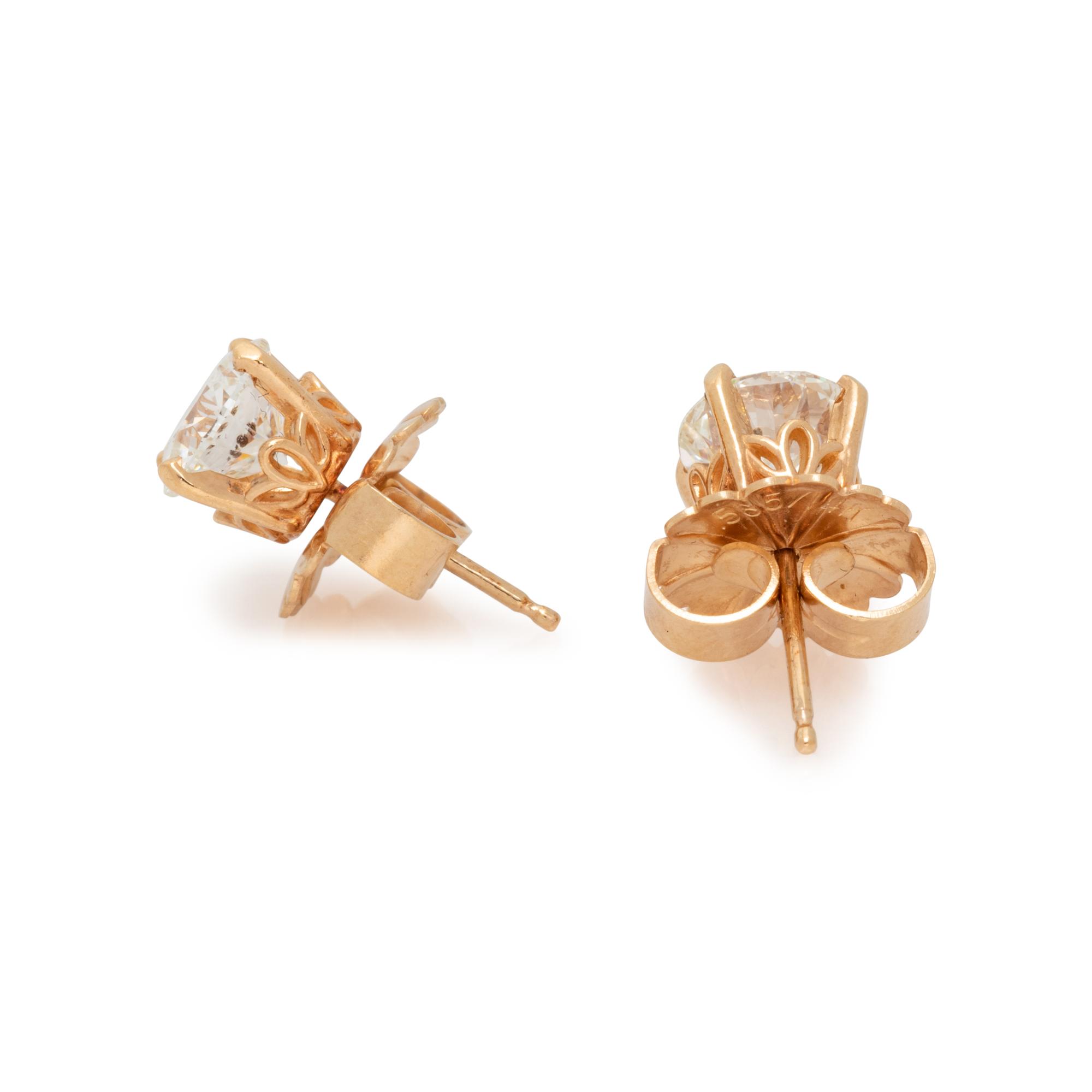 DIAMOND STUD EARRINGS
