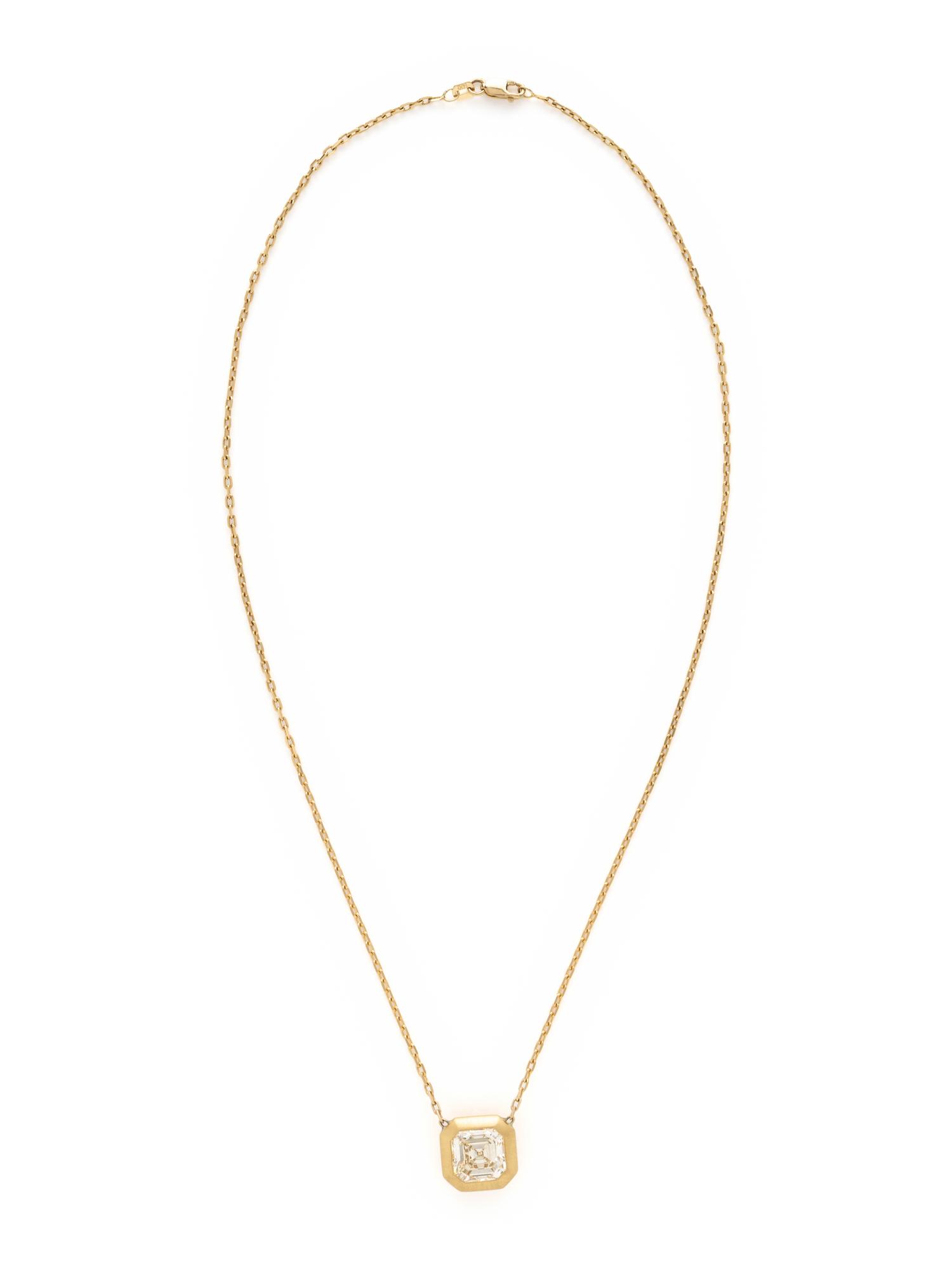 YELLOW GOLD AND DIAMOND NECKLACE