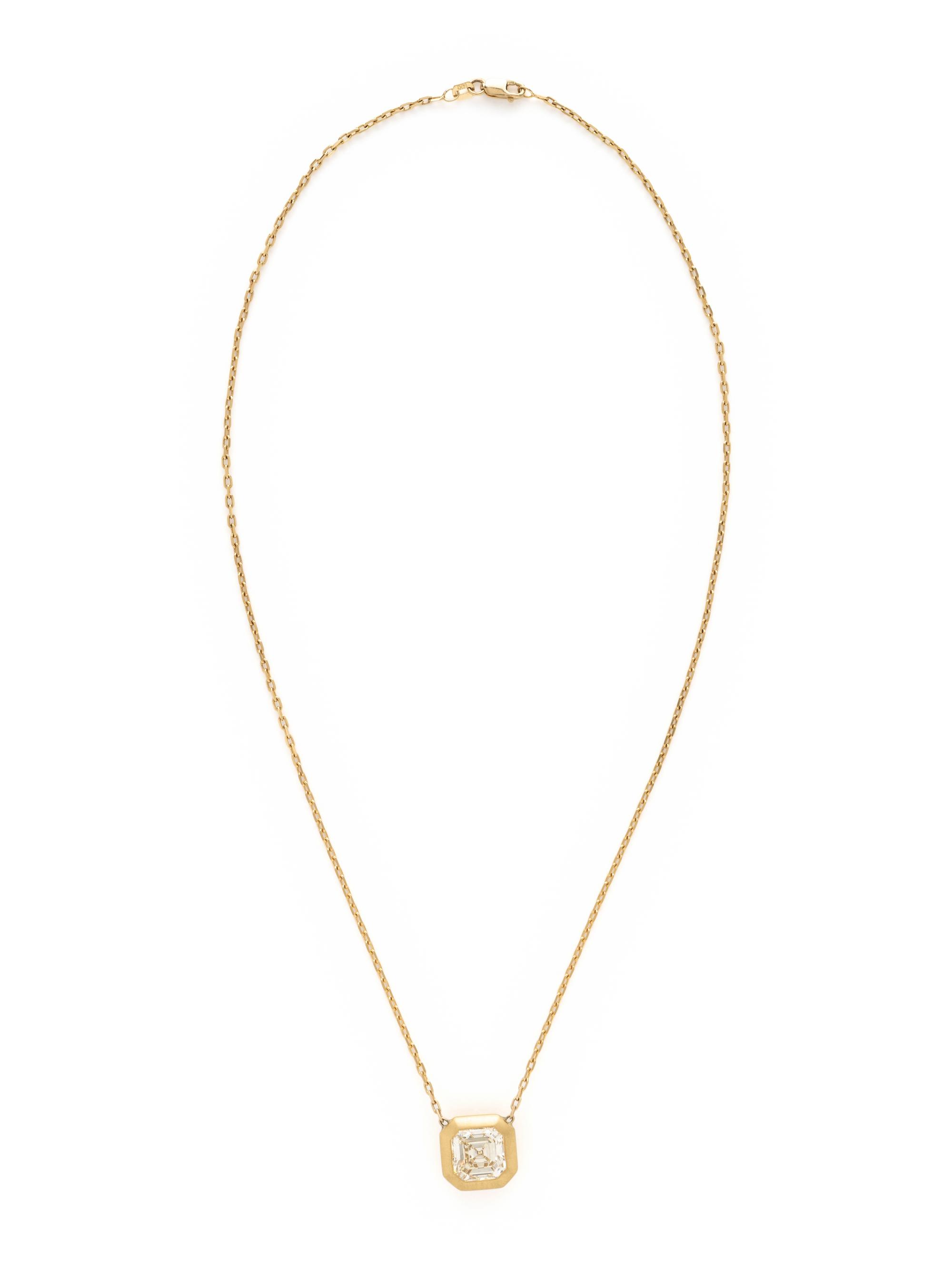 YELLOW GOLD AND DIAMOND NECKLACE