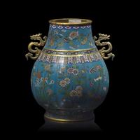 A Chinese Cloisonn é Hu- Form Vase, 19th/20th Century 晚清民國 掐絲琺瑯花卉紋雙龍耳壺
