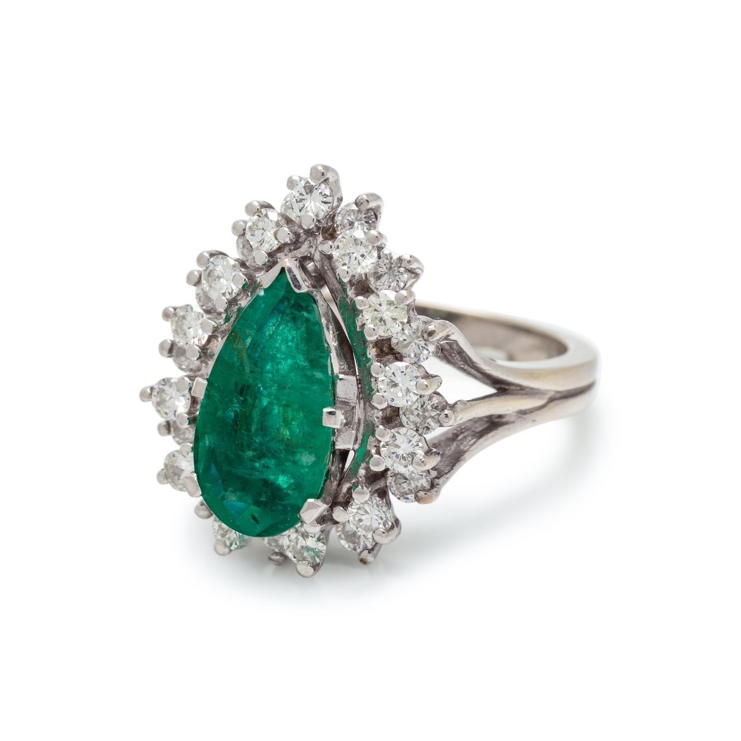 EMERALD AND DIAMOND RING