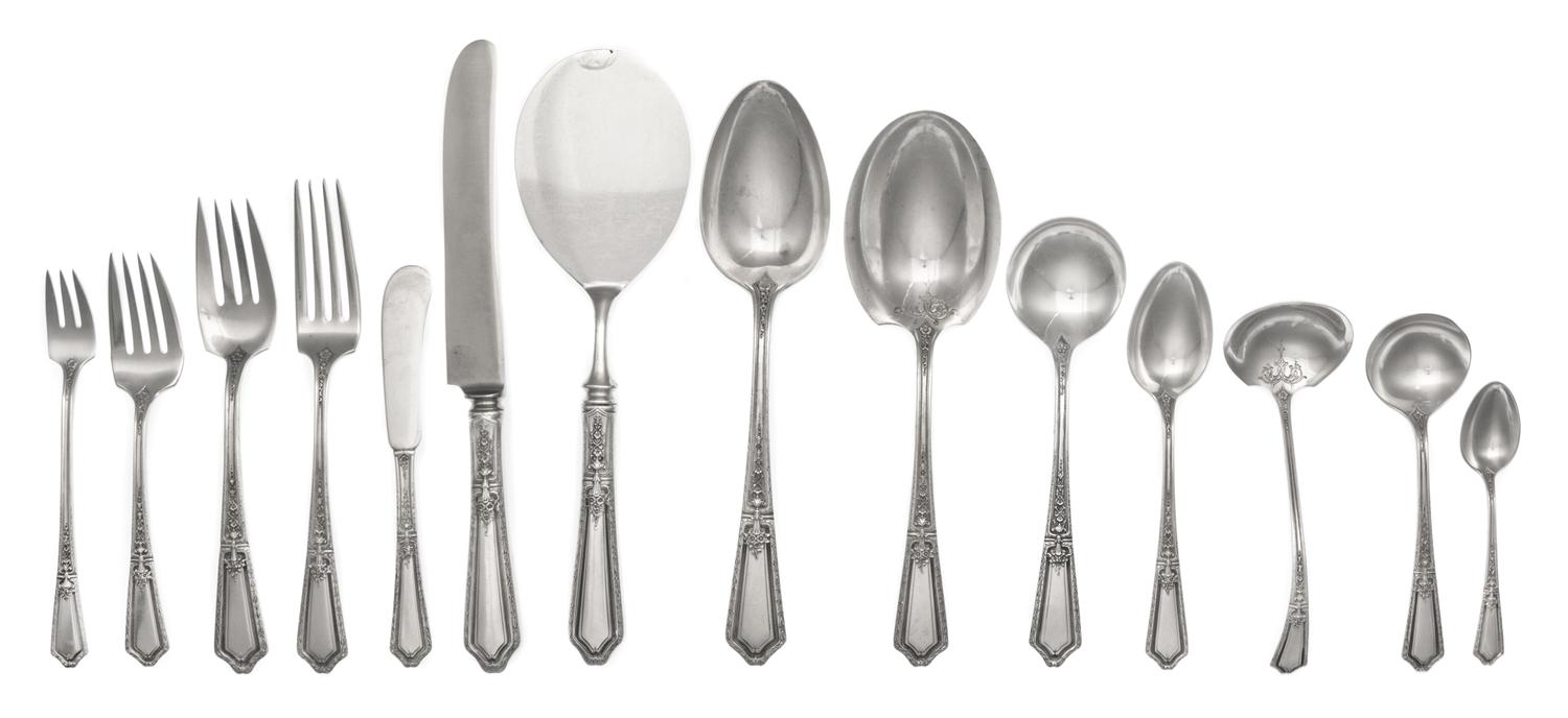 An American Silver Flatware Service, Towle Silversmiths, Newburyport, MA, D'Orleans pattern, comprising: 12 dinner knives 12 dinner for