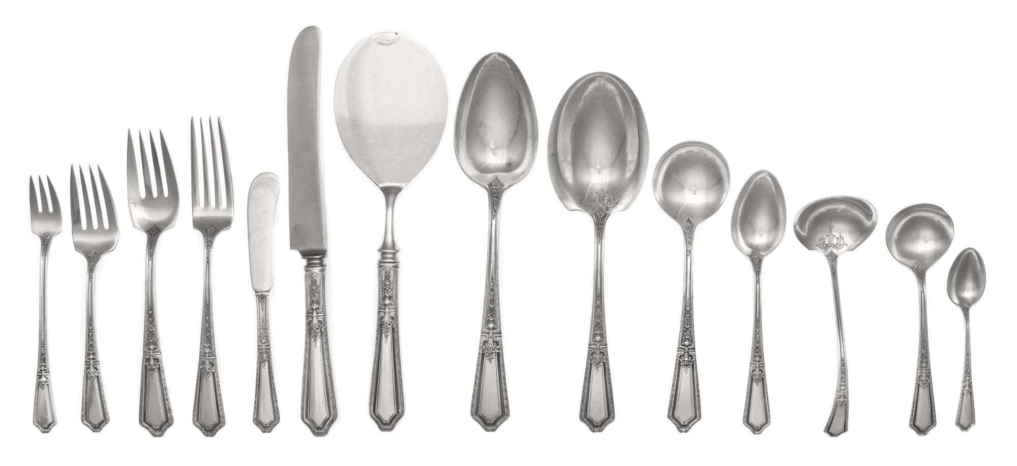 An American Silver Flatware Service, Towle Silversmiths, Newburyport, MA, D'Orleans pattern, comprising: 12 dinner knives 12 dinner for
