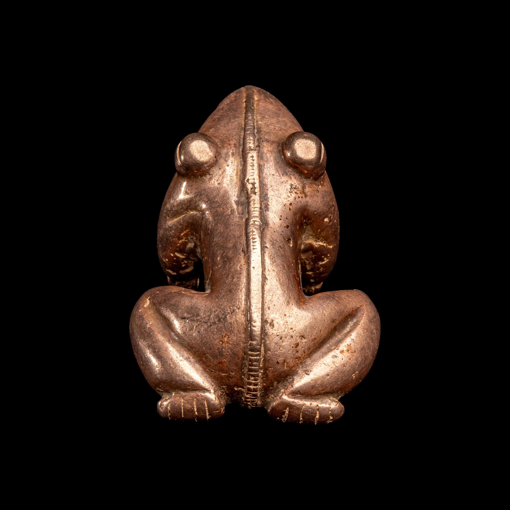 A Veraguas Tumbaga Crouching Frog