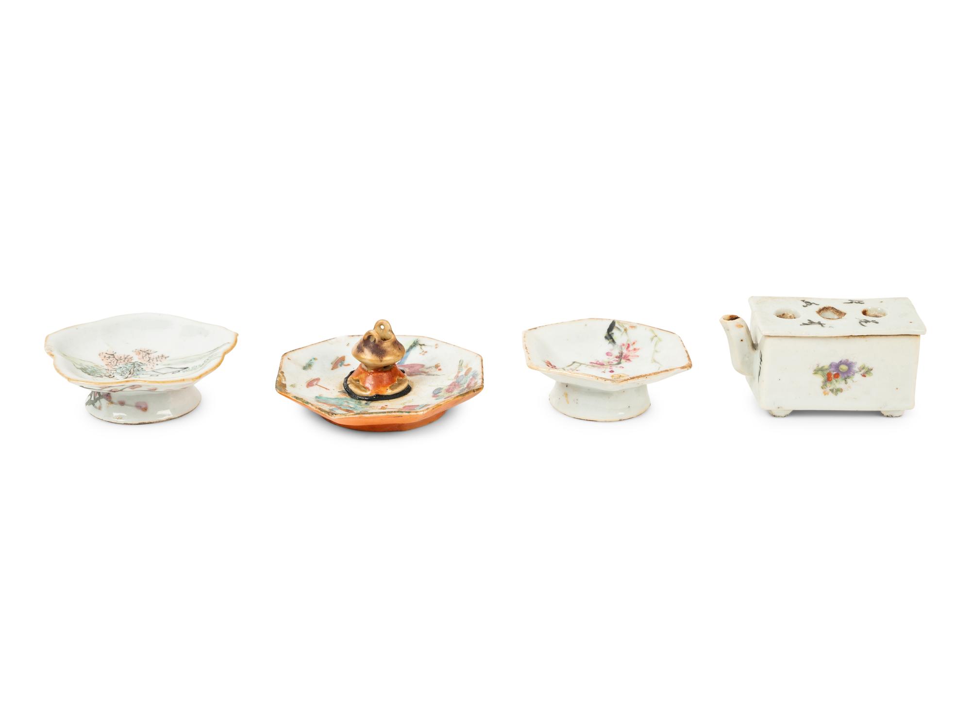 Four Chinese Famille Rose Porcelain Articles