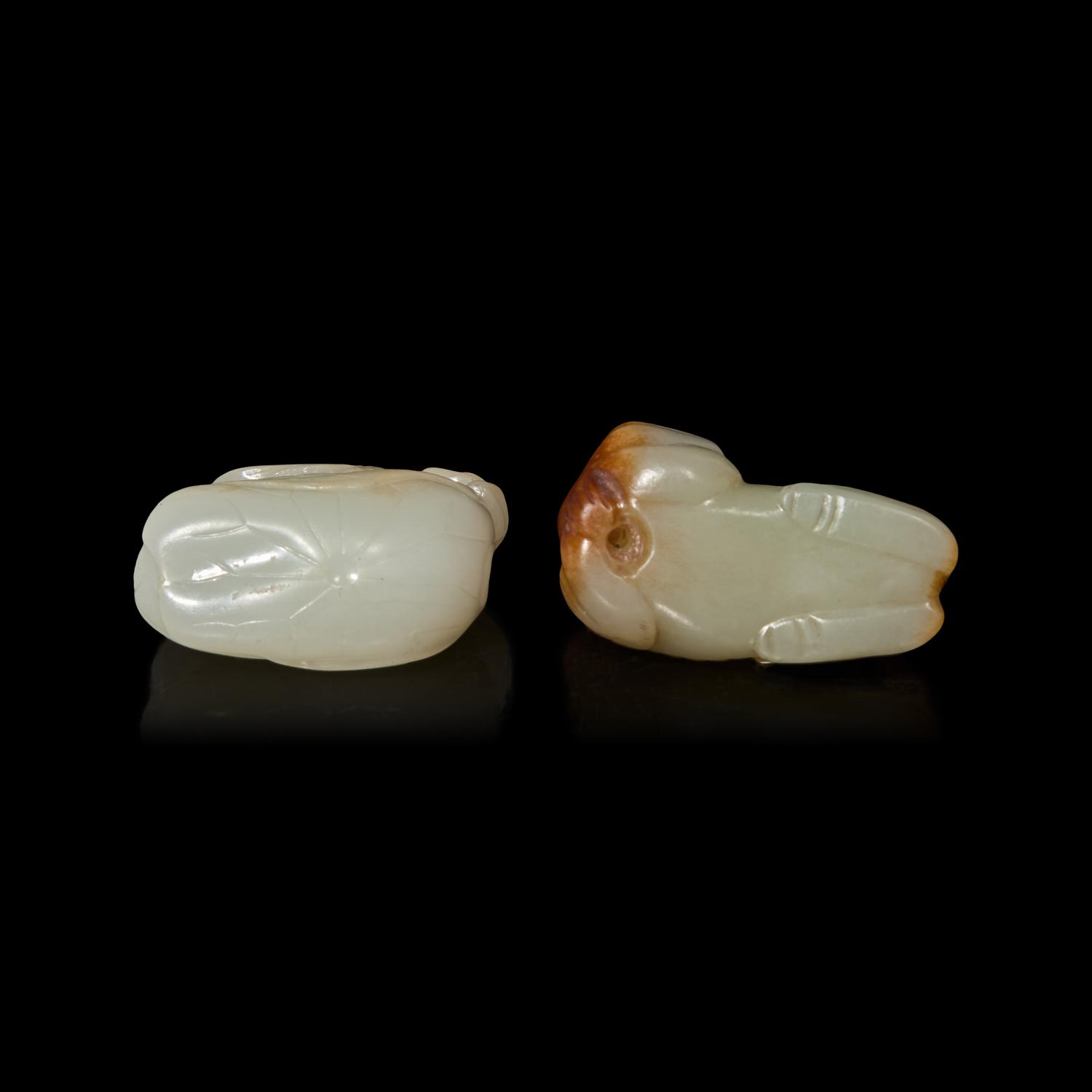 Two Chinese White Jade Carvings and a Glass Overlay Snuff Bottle, Qing Dynasty 清 白玉瑞獸兩件及套料鼻煙壺