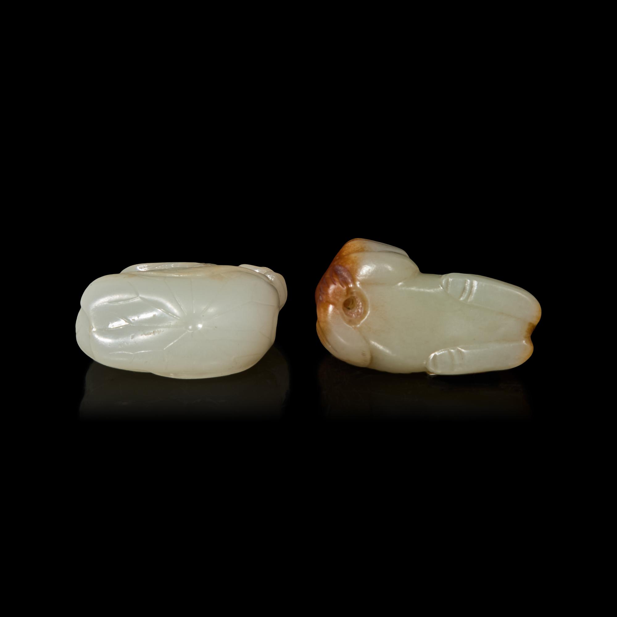 Two Chinese White Jade Carvings and a Glass Overlay Snuff Bottle, Qing Dynasty 清 白玉瑞獸兩件及套料鼻煙壺