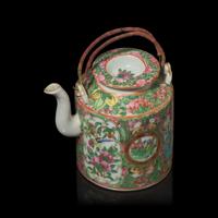 A Group of "Rose Medallion" Tea Wares, Second Half 19th Century 晚清 廣彩茶壺及茶杯一組