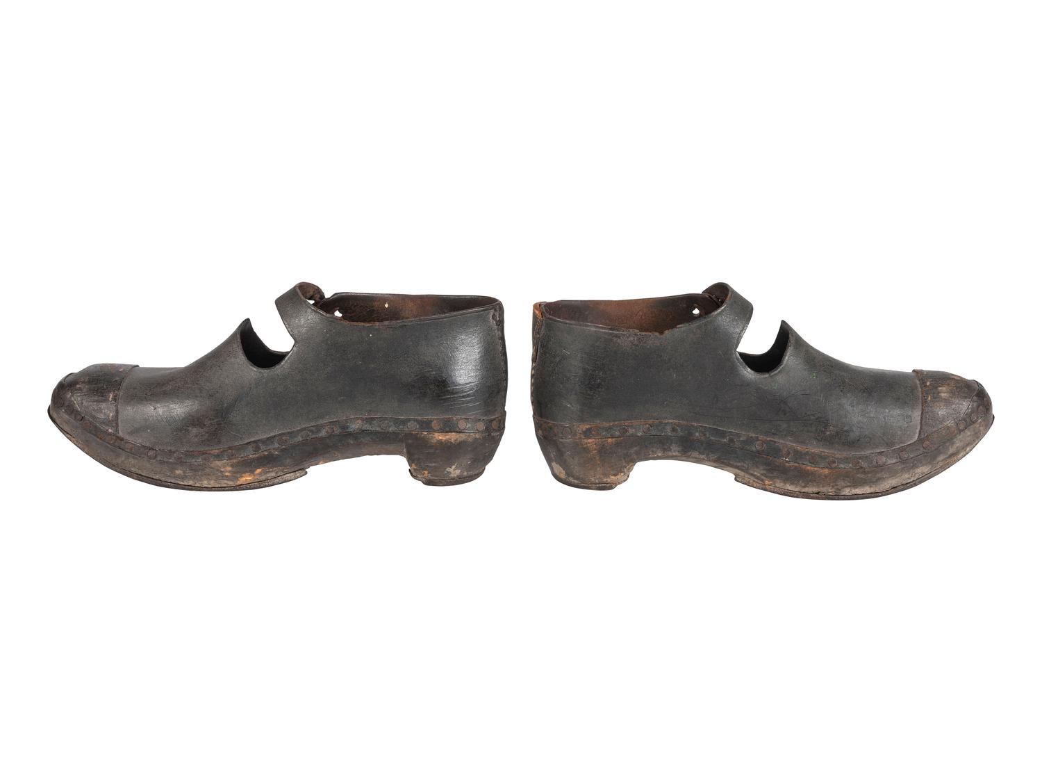 [CIVIL WAR]. Confederate wooden-soled shoes, ca 1861-1865.