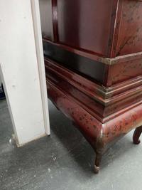 A Japanese lacquer display cabinet with cloisonné panels 日本漆器立柜及底座 Late Meiji period ????