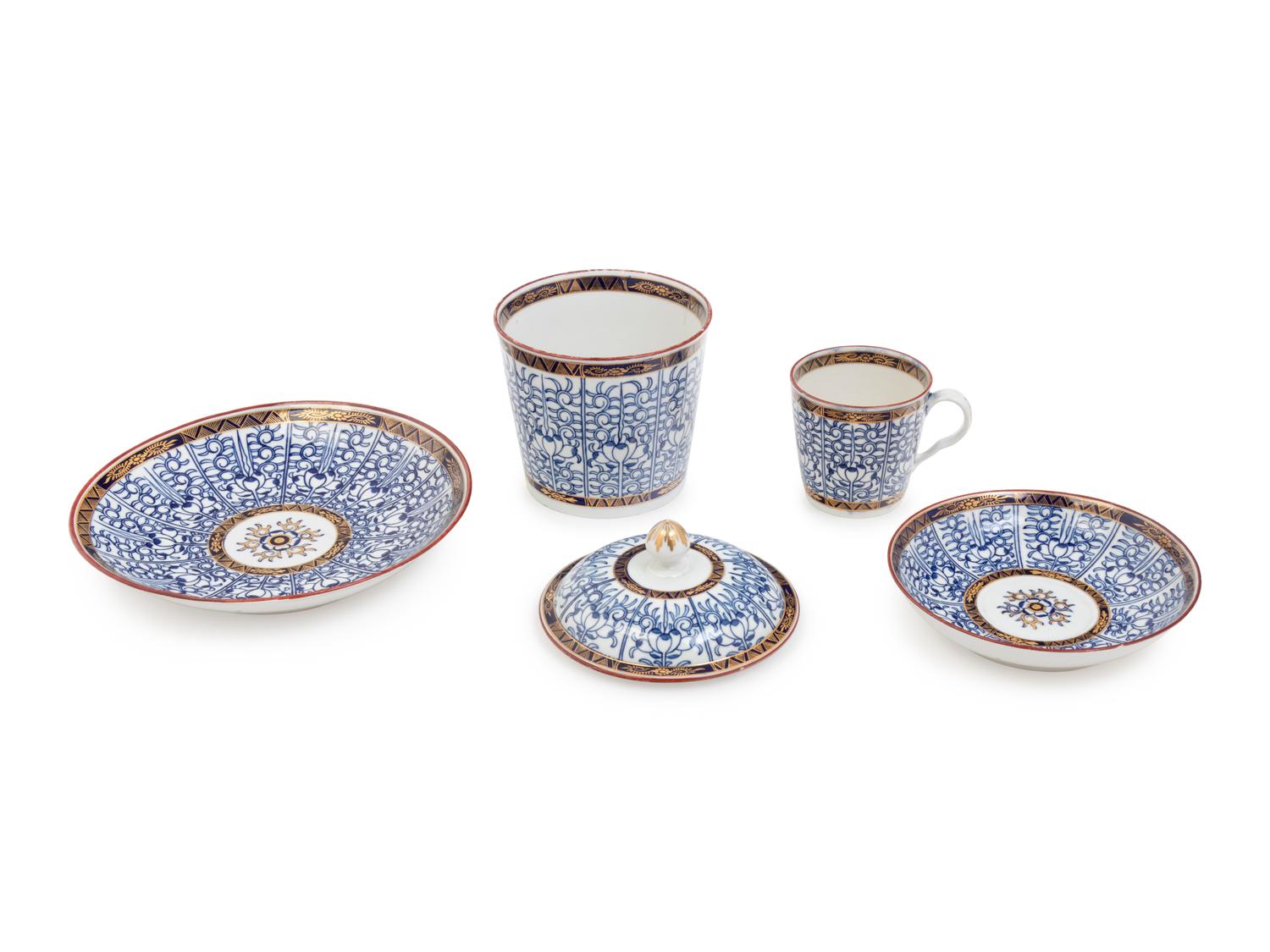 A Group of Three Dr. Wall-Era Royal Worcester Porcelain Tea Articles