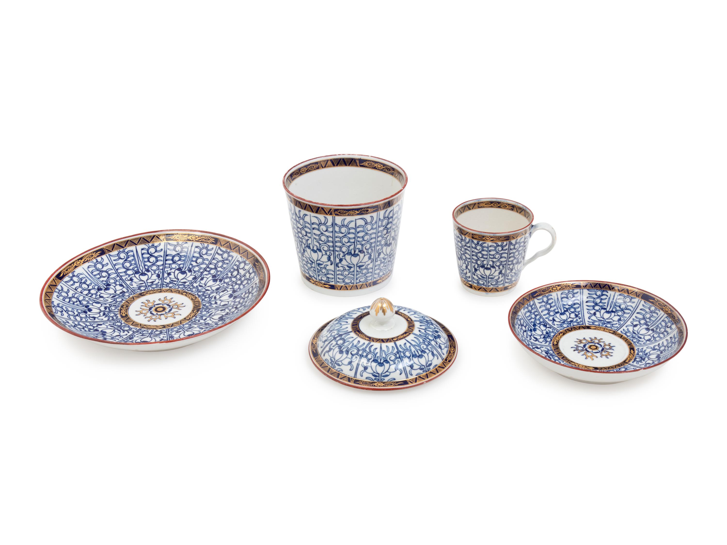 A Group of Three Dr. Wall-Era Royal Worcester Porcelain Tea Articles