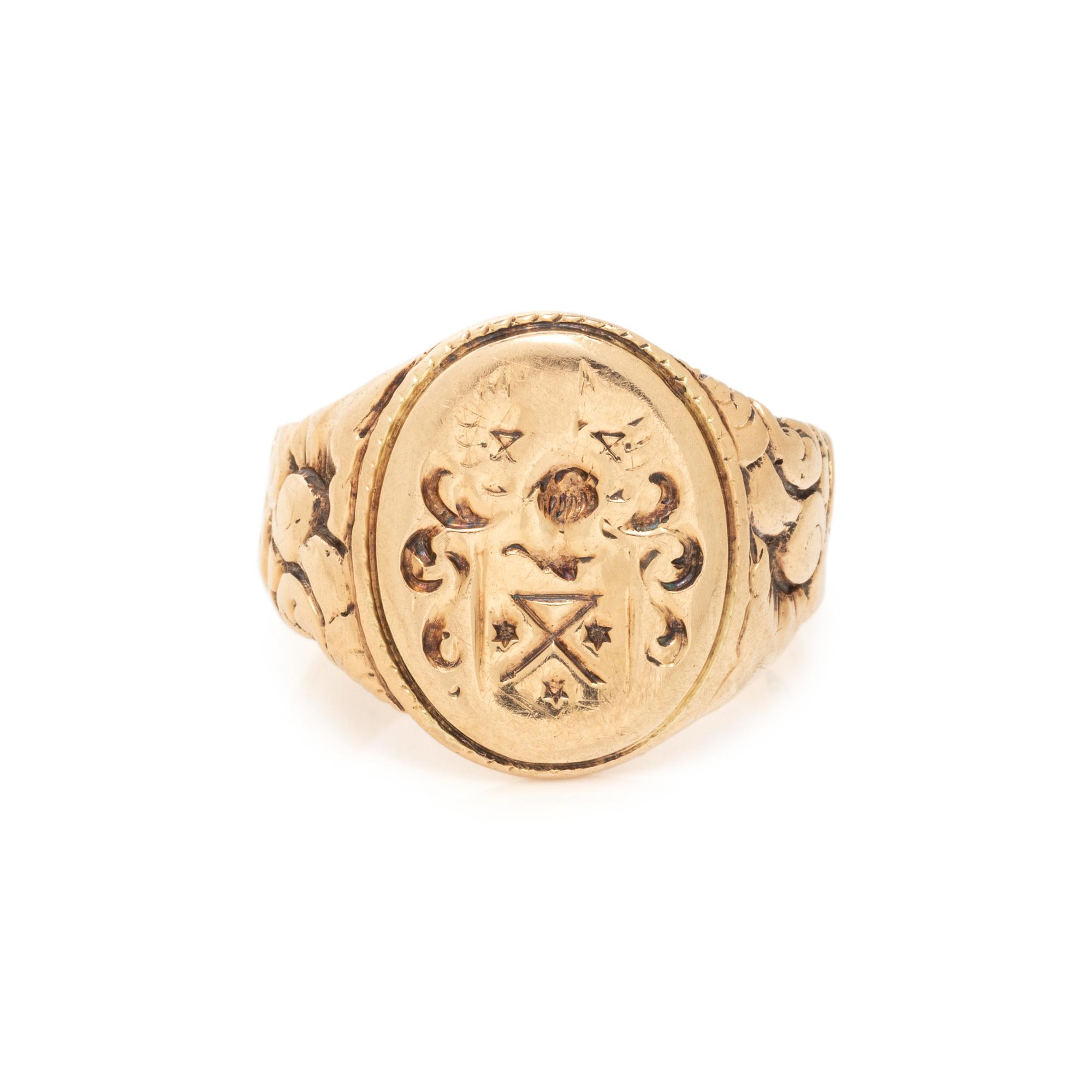 YELLOW GOLD SIGNET RING