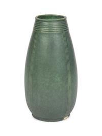 Vase, model 252